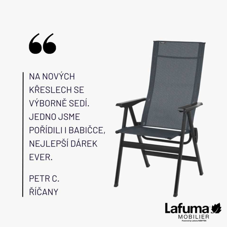 Zákazník si pochvaluje, že se na nových křeslech výborně sedí, a považuje je za nejlepší dárek, který pořídili i babičce.