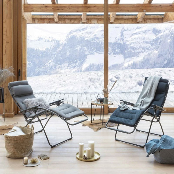 ZERO GRAVITY křesla Lafuma FUTURA BeComfort šedé a modré na horách.