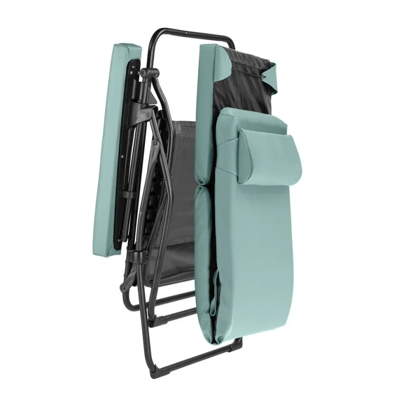 Skladacie relaxačné kreslo Lafuma OXYGÈNE – kompaktný dizajn, ktorý sa ľahko skladuje.