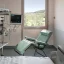 Zdravotní křeslo Lafuma OXYGÈNE zelená Eucalyptus v nemocnici.