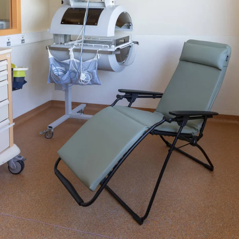 Křeslo Lafuma VITAL v interiéru - neonatolgie.