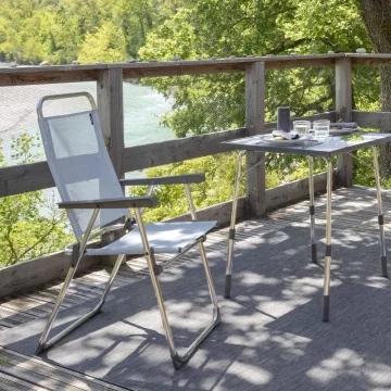 Povyšte svůj kemping nebo glamping na vyšší úroveň se stoly Lafuma MOBILIER