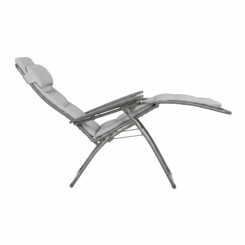 Zahradní křeslo Lafuma FUTURA Silver v poloze ZERO GRAVITY pro maximální relaxaci.