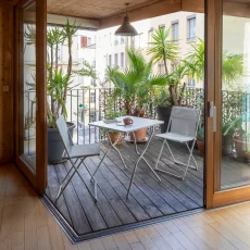 Sada BALCONY II – skládací stůl 64×70 cm + 2 ultra kompaktní židle | ColorBlock béžová Seigle
