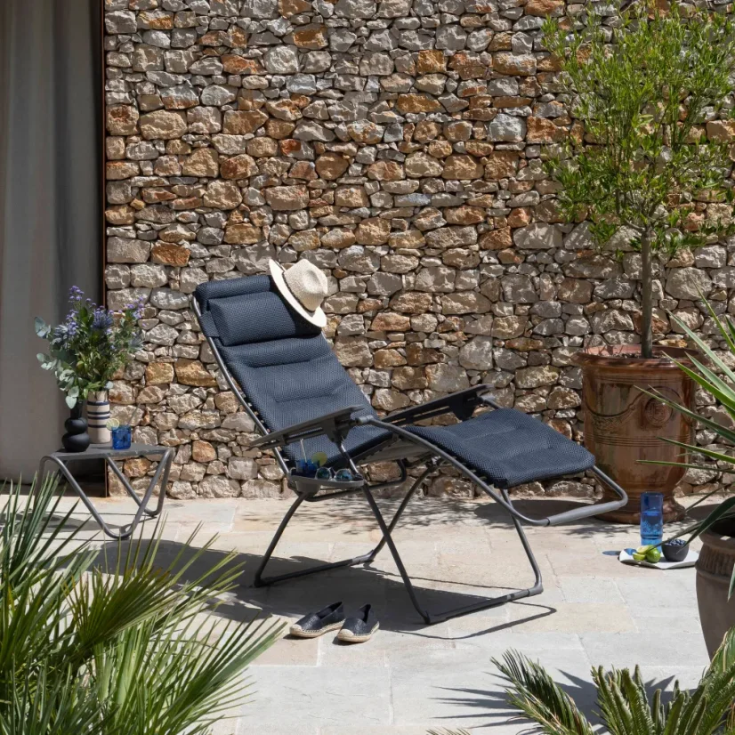 Zvýhodněná sada: 2× Relaxační křeslo Lafuma FUTURA XL BeComfort šedá Dark grey + 2× držák nápojů ZDARMA