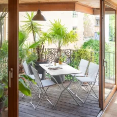 Sada BALCONY II – skládací stůl 120×70 cm + 4 ultra kompaktní židle | ColorBlock béžová Seigle