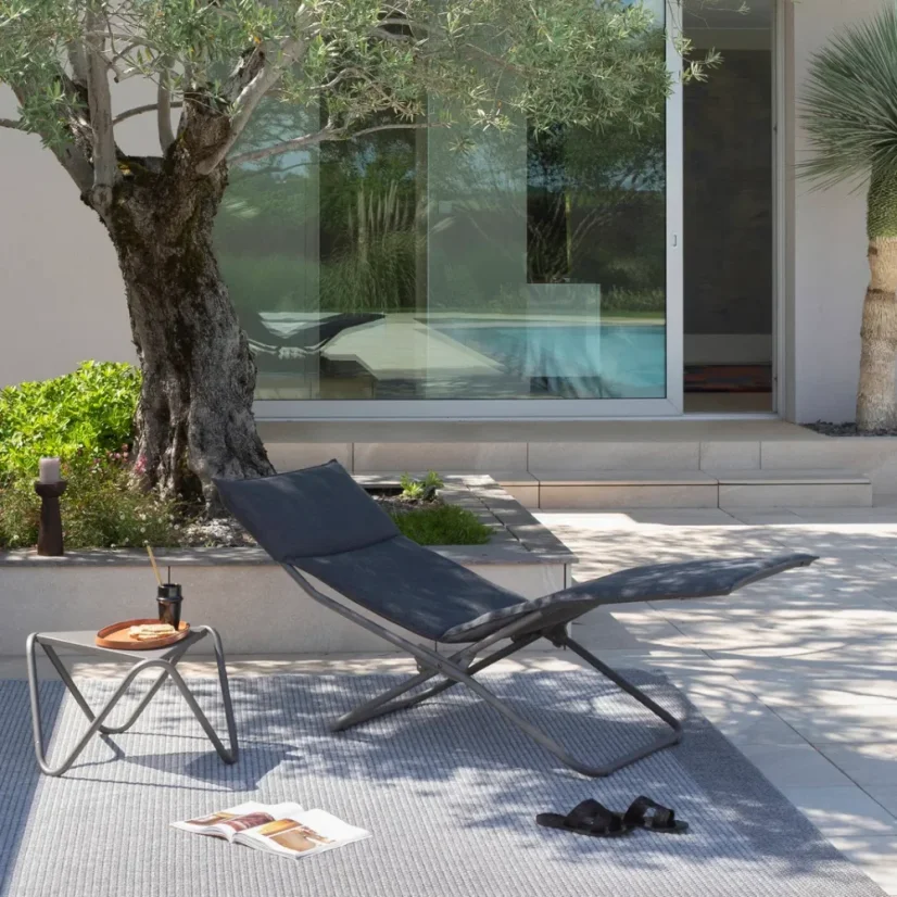 Skládací lehátko BAYANNE chaise lounge Hedona šedá ONYX