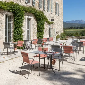 MOBILIER PRO - špičkový nábytek pro vysokozátěžové provozy