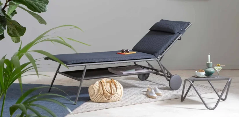 Opalovací lehátko vysoké MIAMI II HAUT BeComfort šedá Dark Grey