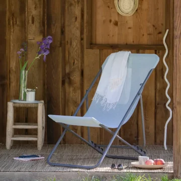 Lehátka TRANSATUBE od Lafuma MOBILIER: Lehký a kompaktní parťák pro váš relax