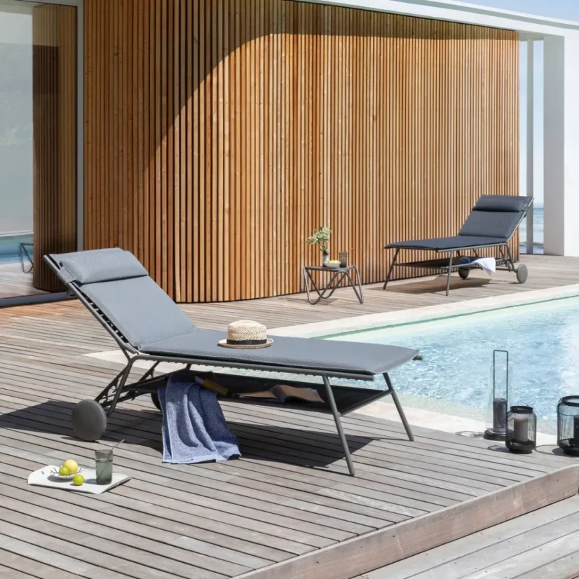 Opalovací lehátko vysoké MIAMI II HAUT BeComfort šedá Dark Grey